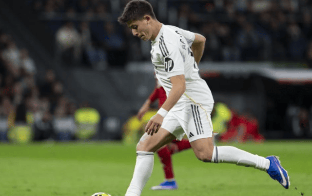 一场2-0,让西甲争冠峰回路转,巴萨高兴早了,姆巴佩追上C罗了