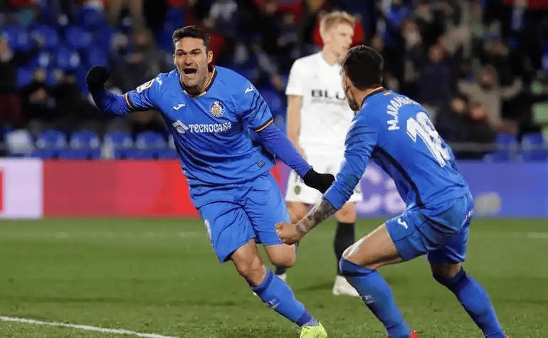 西甲保级生死战!巴伦西亚主场背水一战,埃尔切客场8战不胜心魔难除?